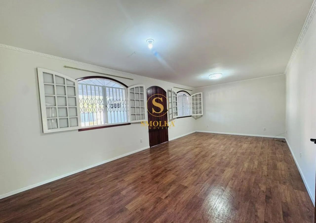 EXCELENTE CASA AMPLA E COMPLETA NO CORREGO GRANDE GARANTE CONFORTO, ESPAÇO E QUALIDADE!