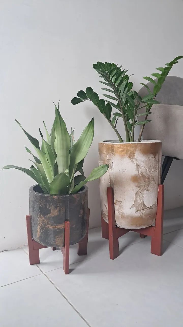Vasos com base de madeira