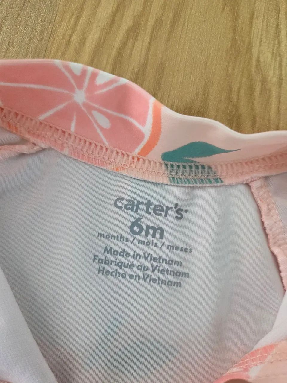 novo maiô carters manga longa 6meses - Foto 3