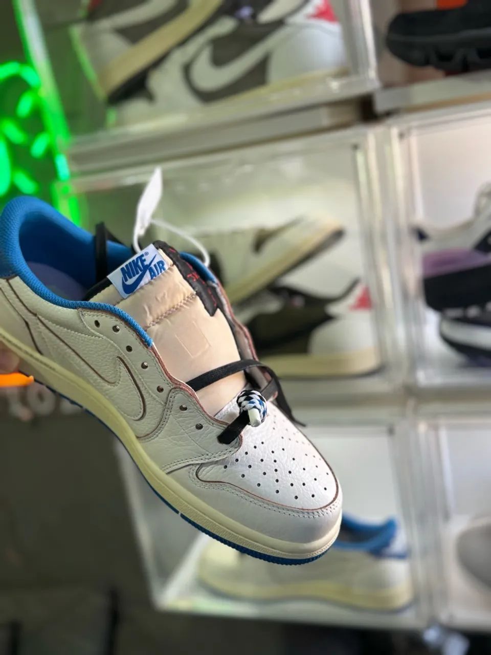 Jordan 1 low x Travis Scott  - Foto 4