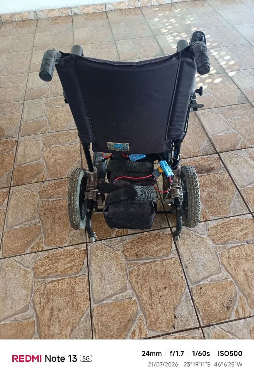 CADEIRA DE RODA A BATERIA USADA  - Foto 4