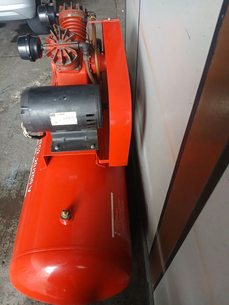 Compresor 200 litros trifásico 220 motor 3 cv - Foto 3