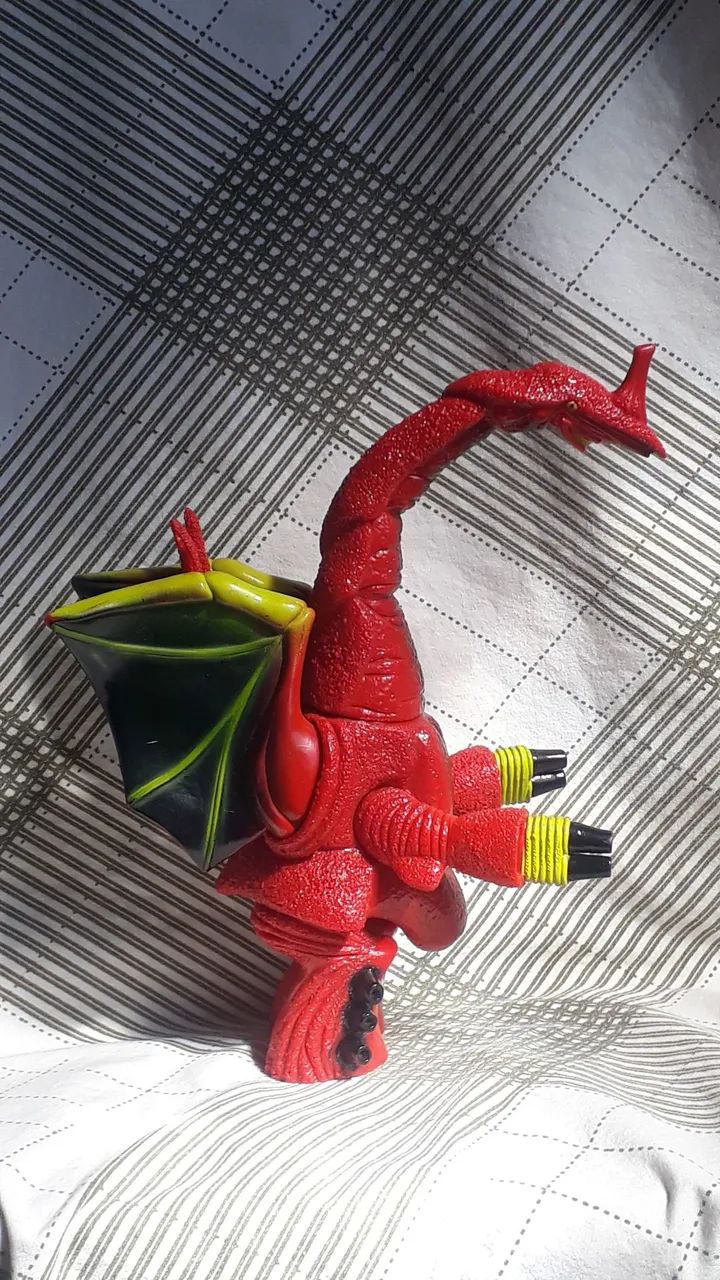 Boneco Ultraman Alien Kilazee - Foto 2