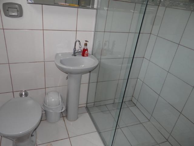 Lindo sobrado, 04 dormitórios, 03 banheiros, terreno todo murado - Foto 13