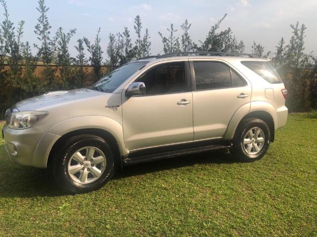 Toyota Hilux sw4 srv d4-4x4 3.0 tdi diesel. aut 7 lugares - Foto 11