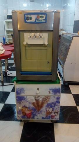 Vende-se máquina de fazer sorvete italia8ninha 2015