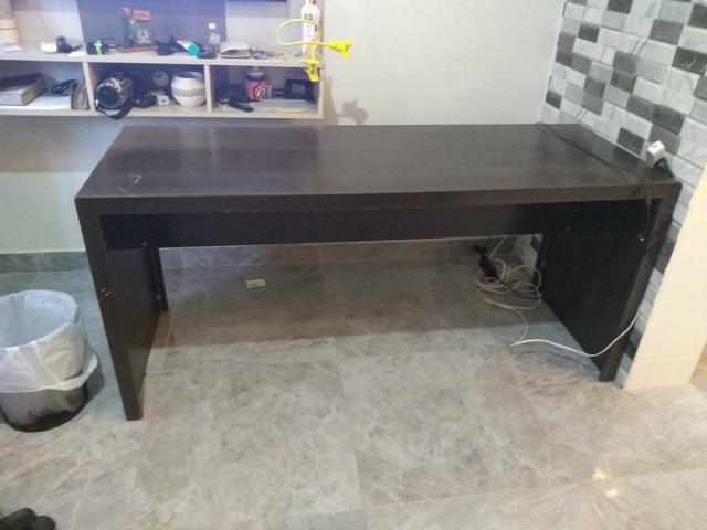 Mesa, gaveteiro, estante e mesinha - Foto 2