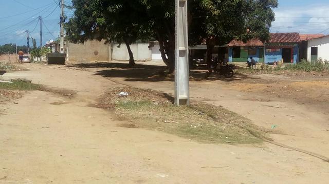 Terreno em ipioca ao lado campo de futebol,falar com alex,fone :