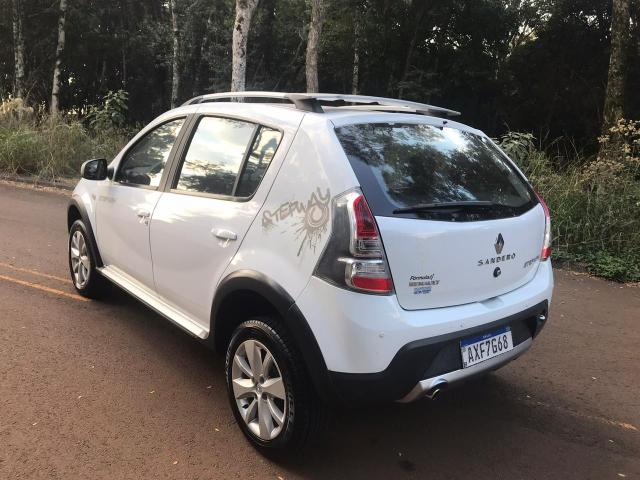 Sandeiro Stepway 2014 Flex 1.6 Segundo Dono Completo + Multimídia 85 mil km - Foto 10