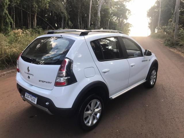 Sandeiro Stepway 2014 Flex 1.6 Segundo Dono Completo + Multimídia 85 mil km - Foto 11