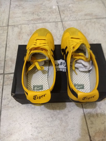 tenis tiger amarelo