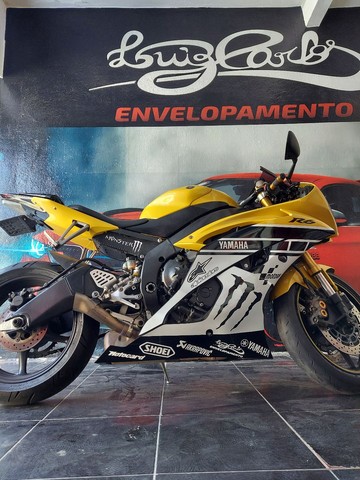 YAMAHA R6
