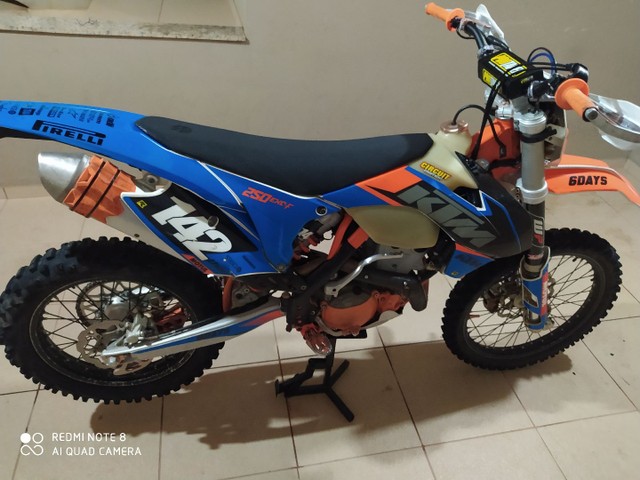 KTM 250 EXCF SIX DAYS LOTADA DE ACESSÓRIOS SEM NADA PRA FAZER LINDA DEMAIS