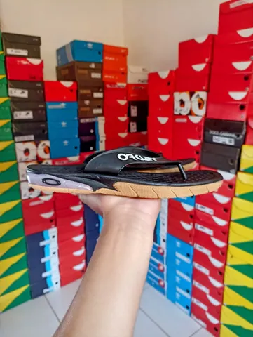 Chinelo Oakley Killer - Preto c/ Caramelo (3x Sem Juros)