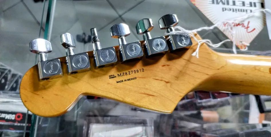 Fender Standard Stratocaster Mexico em excelente estado - Foto 4