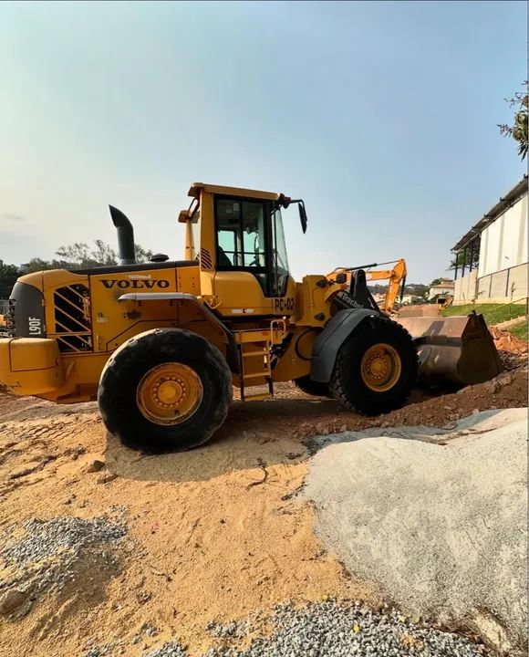 Pá Carregadeira Volvo L90F 2014  - Foto 4