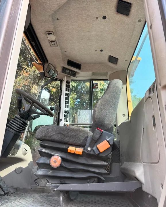Pá Carregadeira Volvo L90F 2014  - Foto 5
