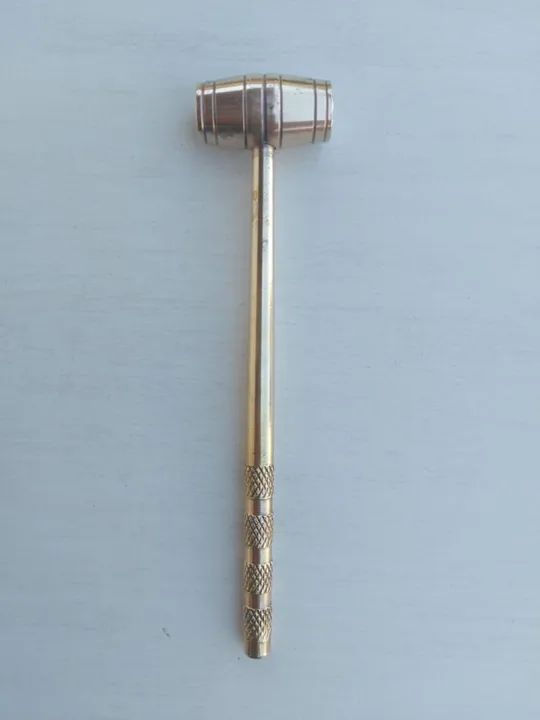 Martelo de bronze antigo 