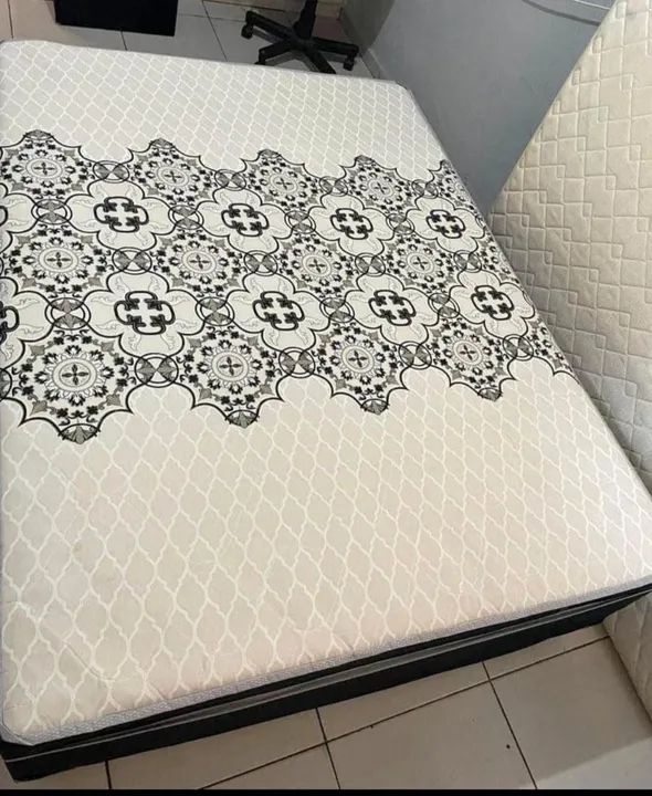 Cama box  conjugada  com espuma  comum  de 5 cm 