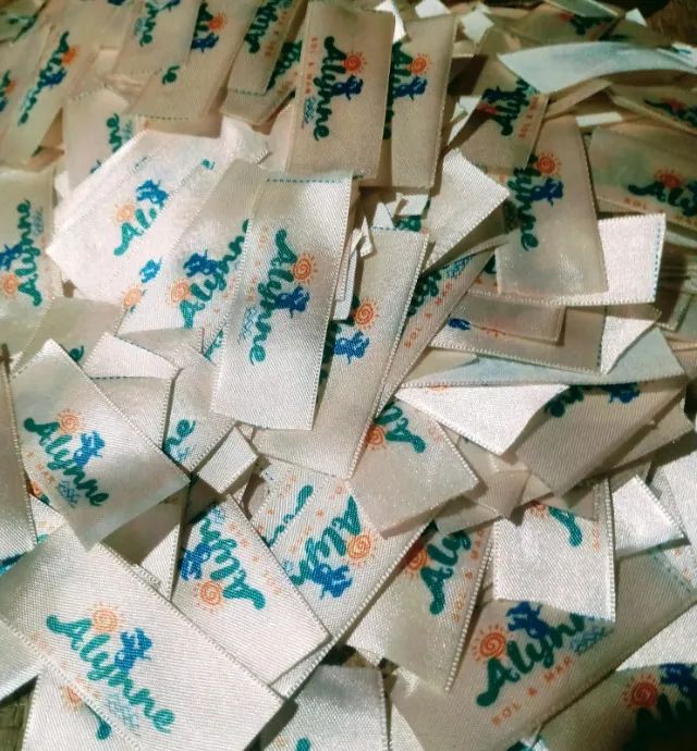 etiquetas de cetim aparti de R$0,12 centavos - Foto 2