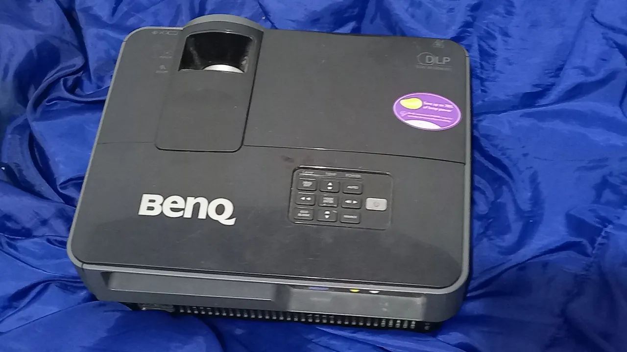Projetor Benq Multimídia 3D - MS513PB com defeito