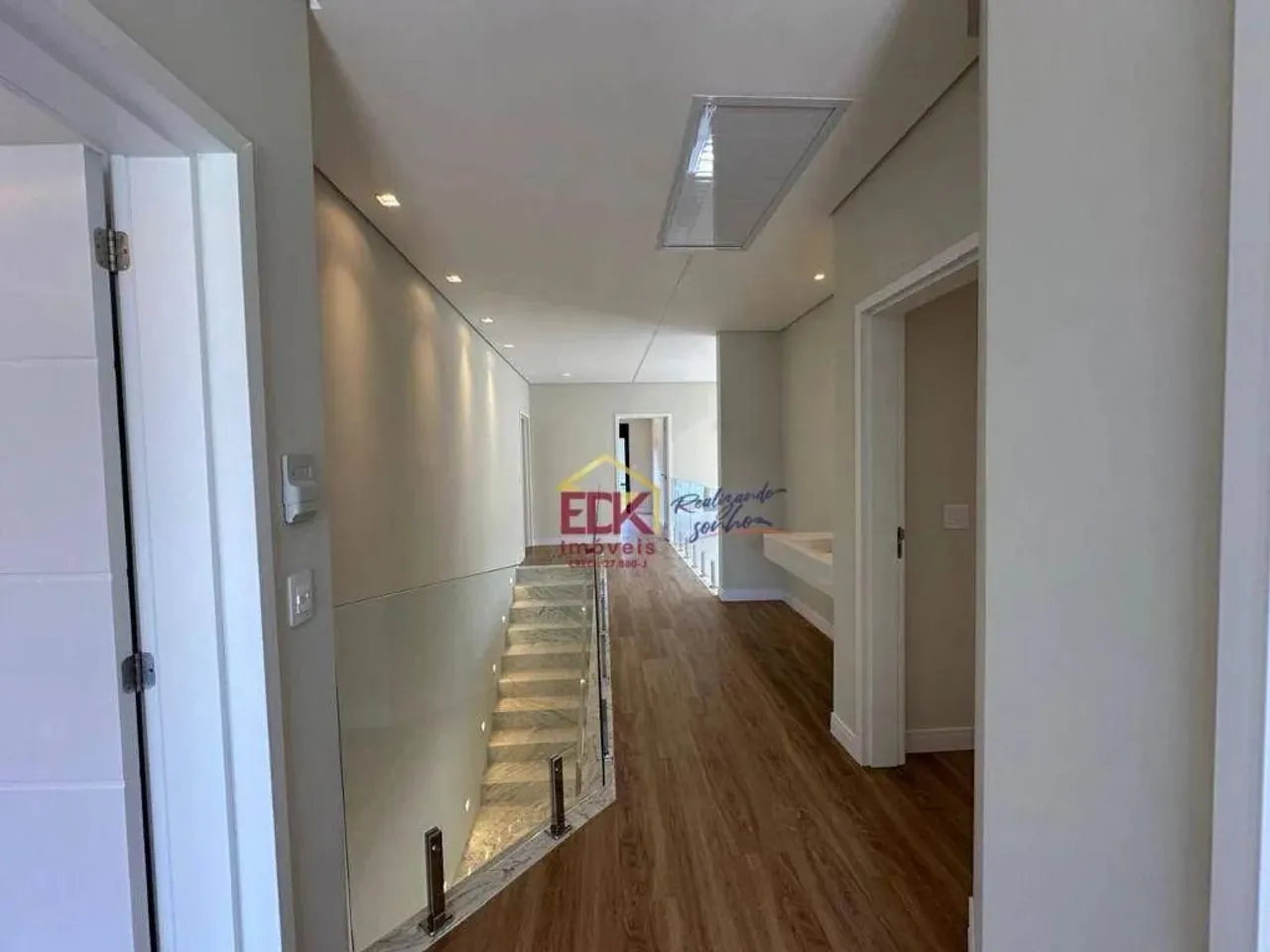 Casa nova à venda no condomínio fechado - São José dos Campos - SP