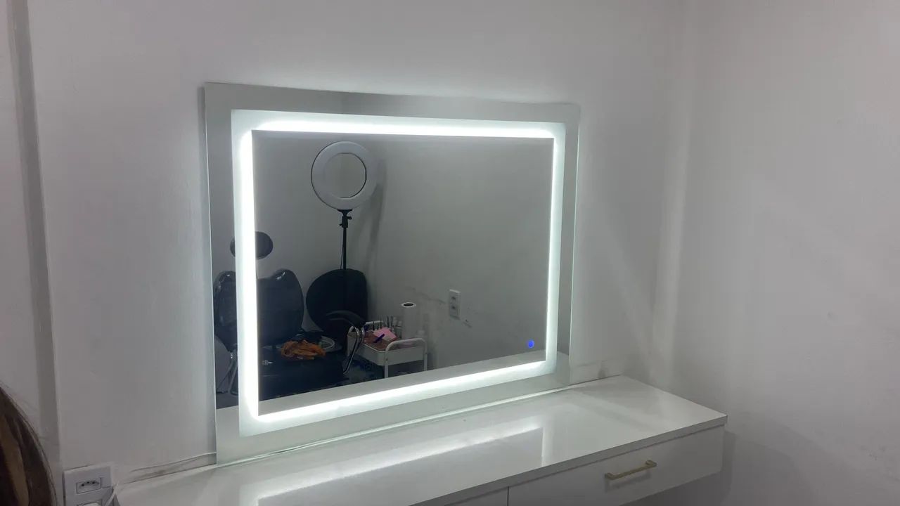 Espelho com iluminação LED 