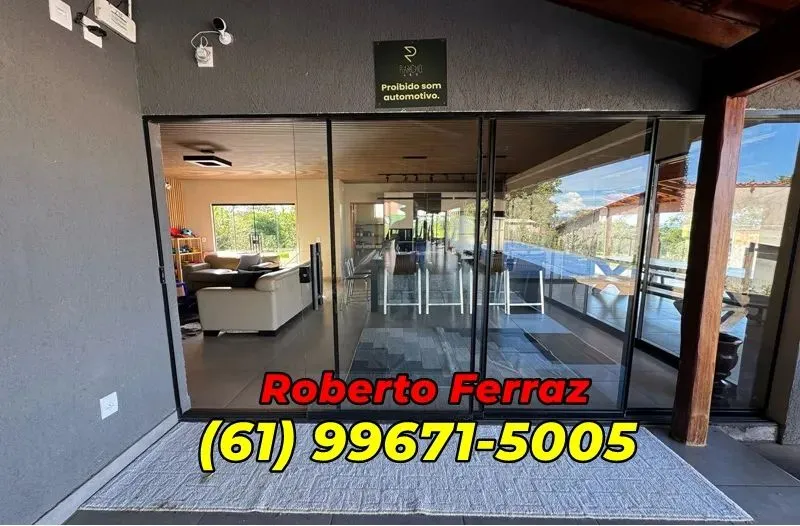 Casa Corumbá IV, no Condomínio Villas Bouganville.