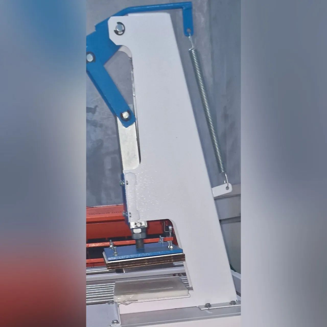 Prensa para cortes Industrial tamanho grande nova com nota fiscal. 