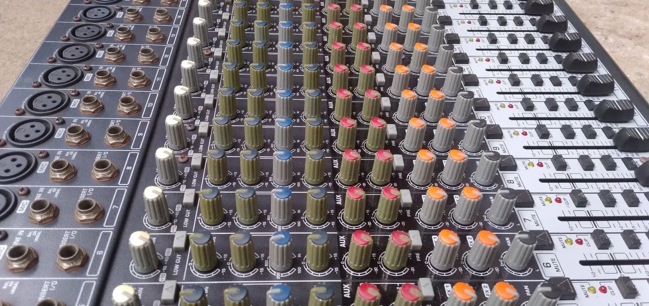 Mesa de Som Behringer 24 Canais - Foto 5