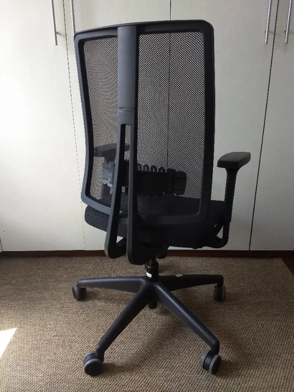 Cadeira Escritório Flexform Led All Black nova - Foto 3