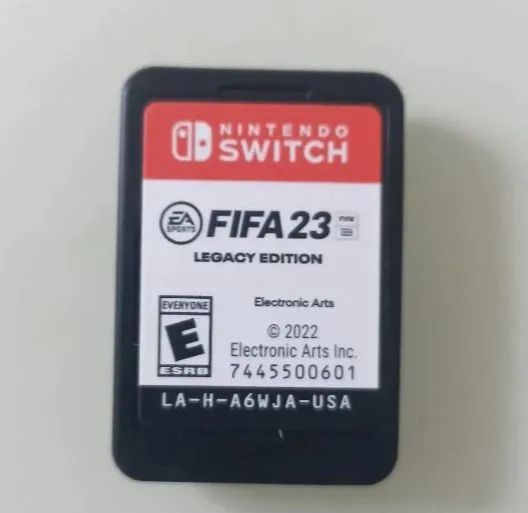 Nintendo Switch 本体とFIFA 23とマイク Nintendo Switch 本体とFIFA 23とマイク