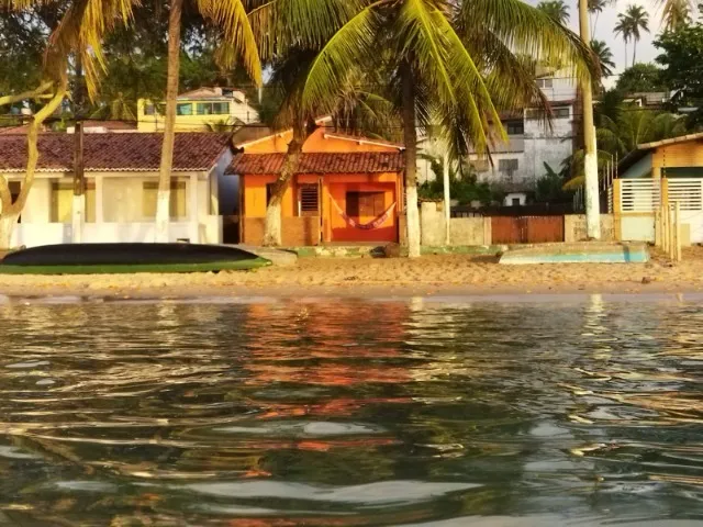 SEMANA SANTA (17 a 23 de abril) por R$ 2.990,00, pé na areia 6 Quartos Barra De Cunhau