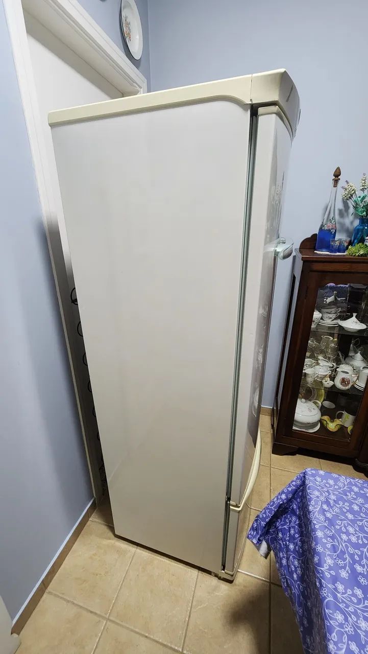 Geladeira(SEM FREEZER) Brastemp Frost Free 330L - 127V - Funcionando Perfeitamente - Foto 2