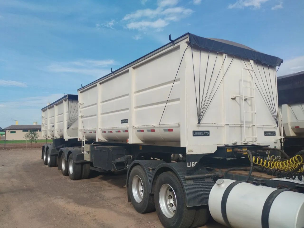 VENDO BI CAÇAMBA LIBRELATO ANO 2022