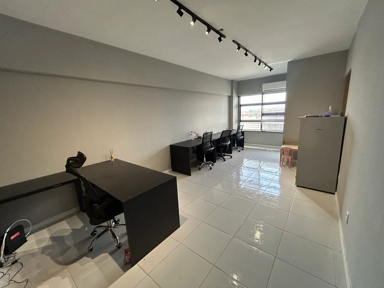 Sala comercial 28 m², pronta p/ uso, portaria 24h ? Salvador - Foto 4