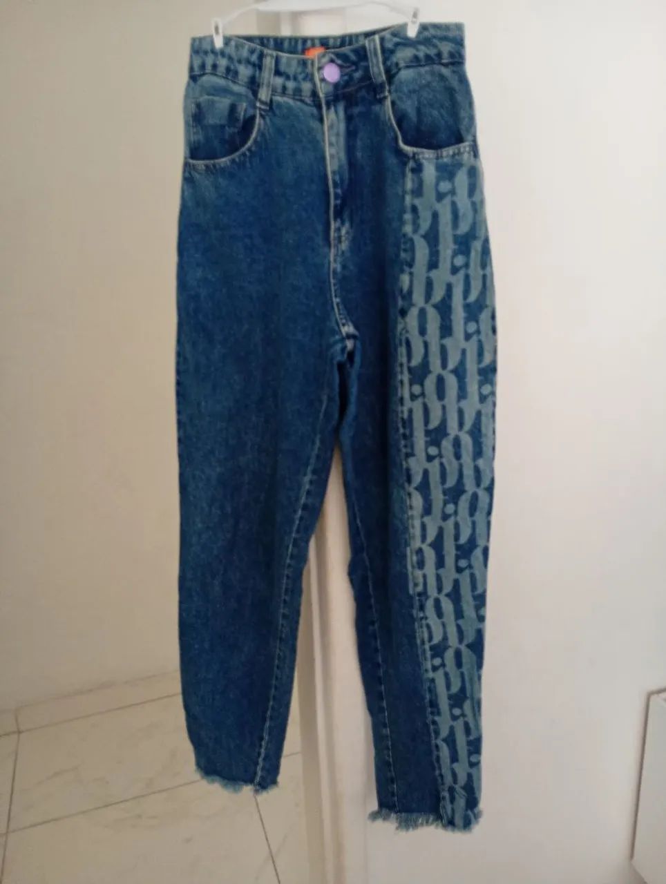  Promoção Calça Jeans com Detalhe Lateral - Foto 2