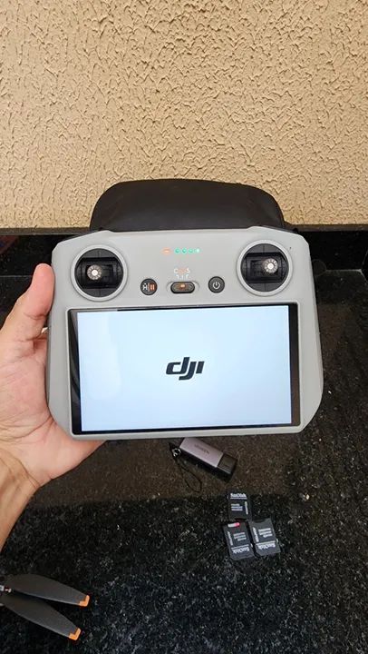Drone DJI Mini 3 Pro + Controle RC - Foto 2