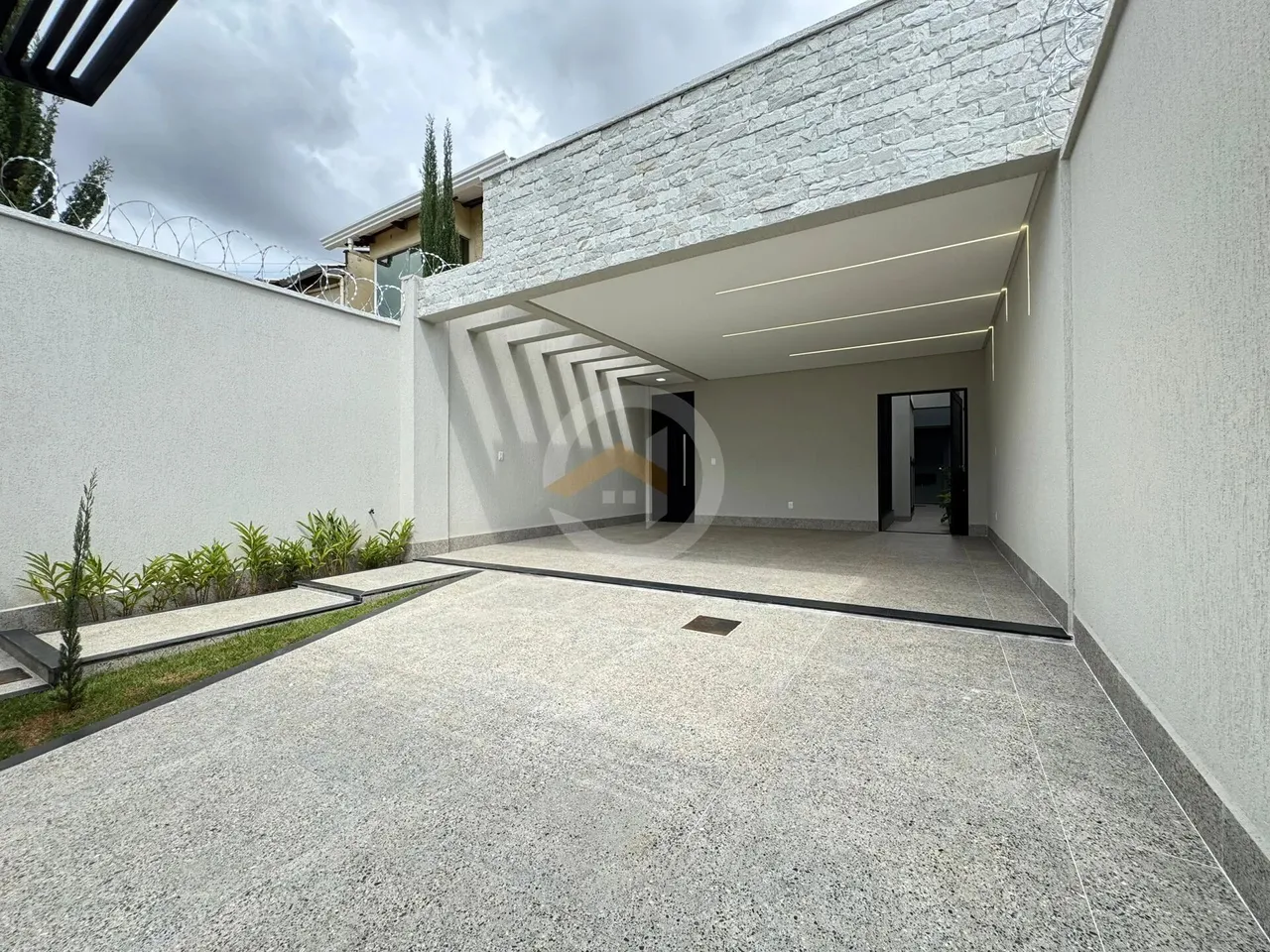 Sobrado 3 suites com piscina, Setor Tres Marias