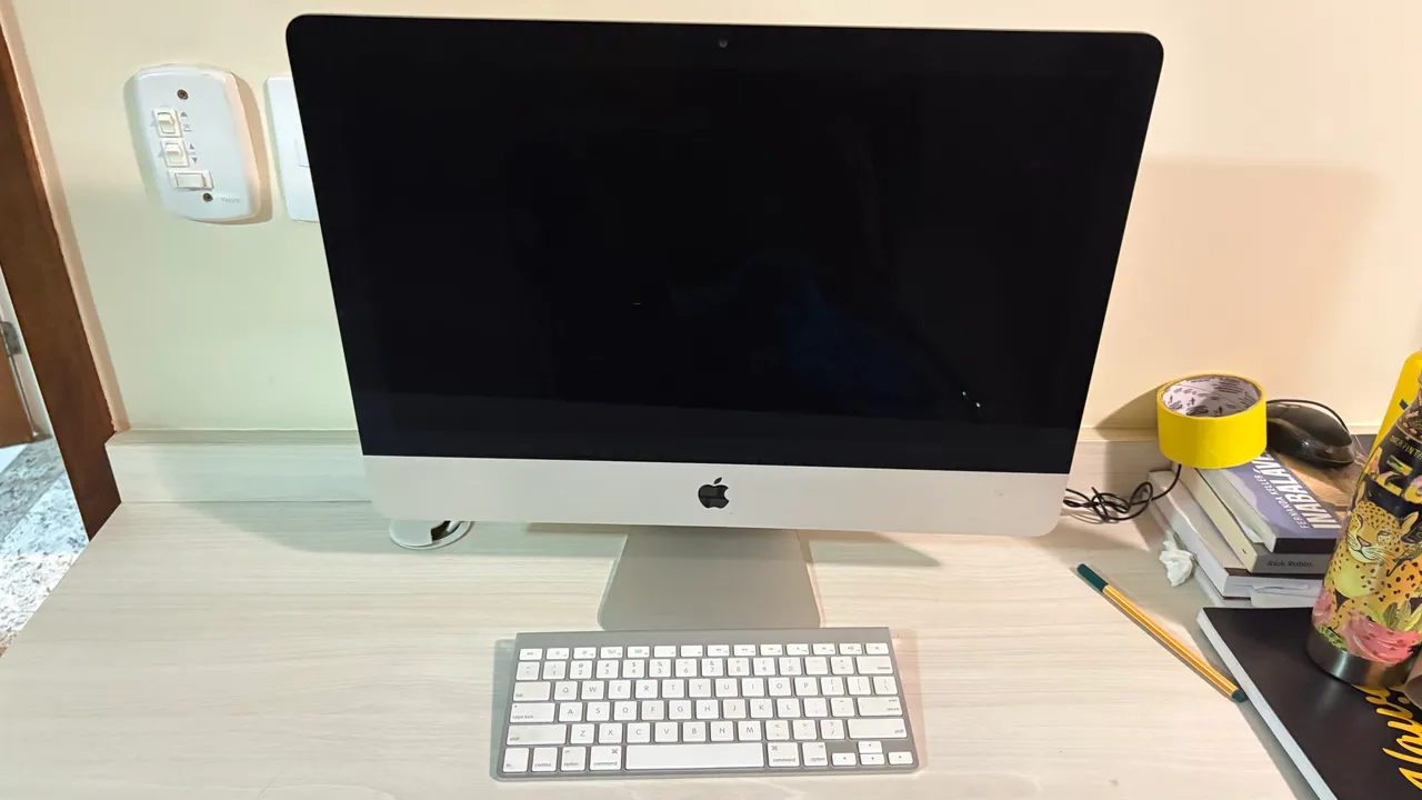 iMac Apple 21,5? Late 2015 | 1TB | Completo com Teclado e Mouse