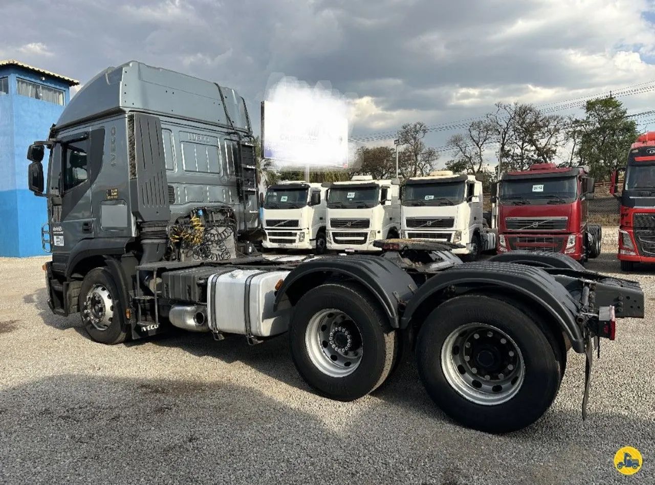 IVECO STRALIS 440 6X2<br>2013/2013<br>TETO ALTO<br>AUTOMÁTICO - Foto 4