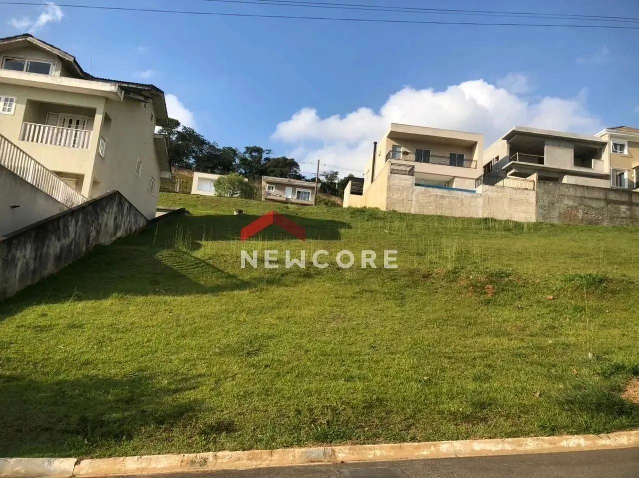 Lote em condomínio em Alameda Vale do Sol - Alphaville - Santana de Parnaíba/SP