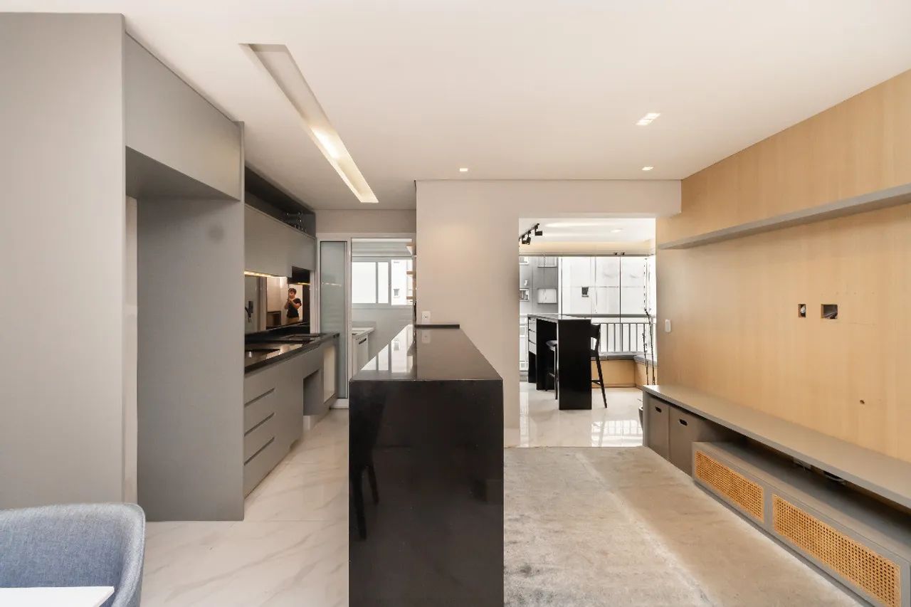 Apartamento tipo para venda com 2 quartos, sendo 1 suíte, 70m² - Foto 2