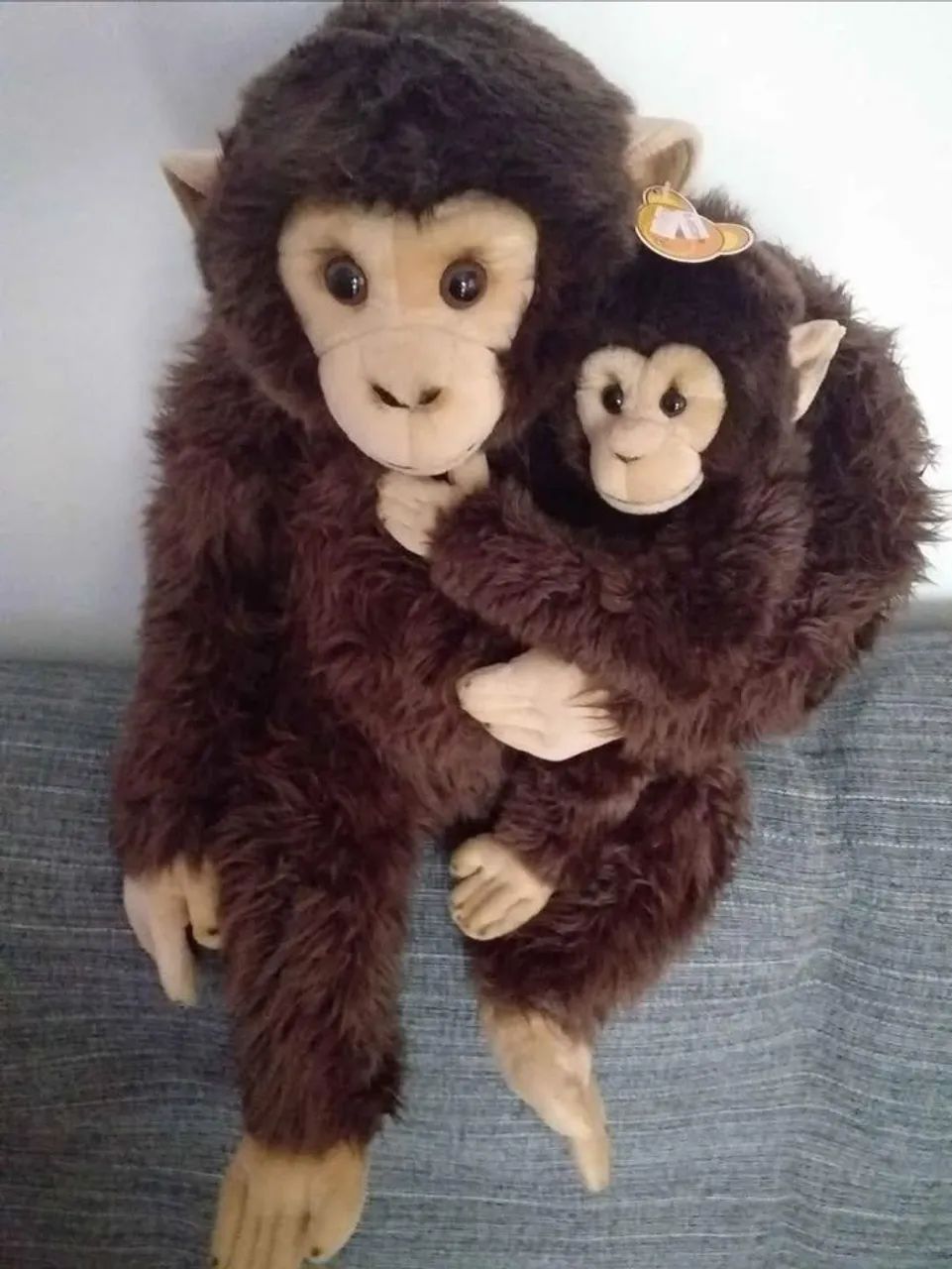 Macaco de Pelúcia com Bebê 80 cm - Foto 4