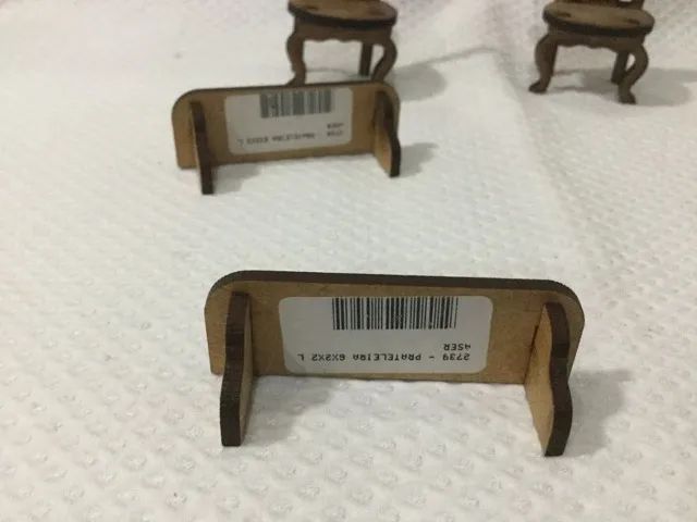 Miniaturas MDF 2 Cadeiras Colonial + 2 Prateleiras Suspensas - Foto 4