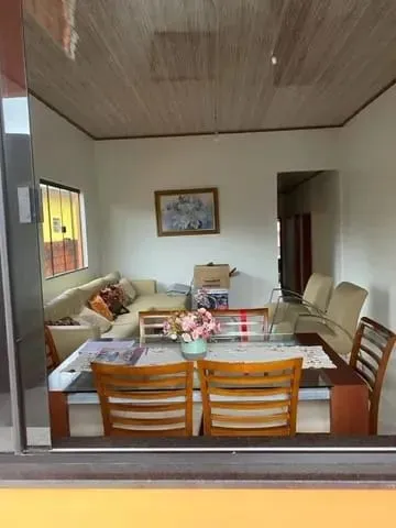 Vendo casa no Cond.Amazon Garden, c/2 quartos sendo 1 suíte, banheiro social, sala de esta