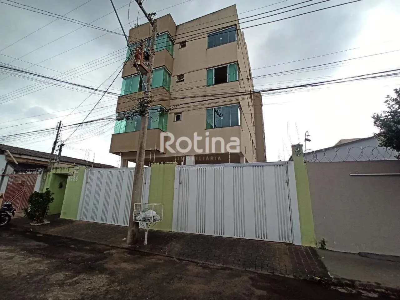Apartamento para alugar, 3 quartos, Brasil - Uberlândia/MG - Rotina Imobiliária