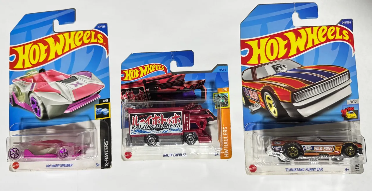 3 Hot Wheels T Hunt - lacrados