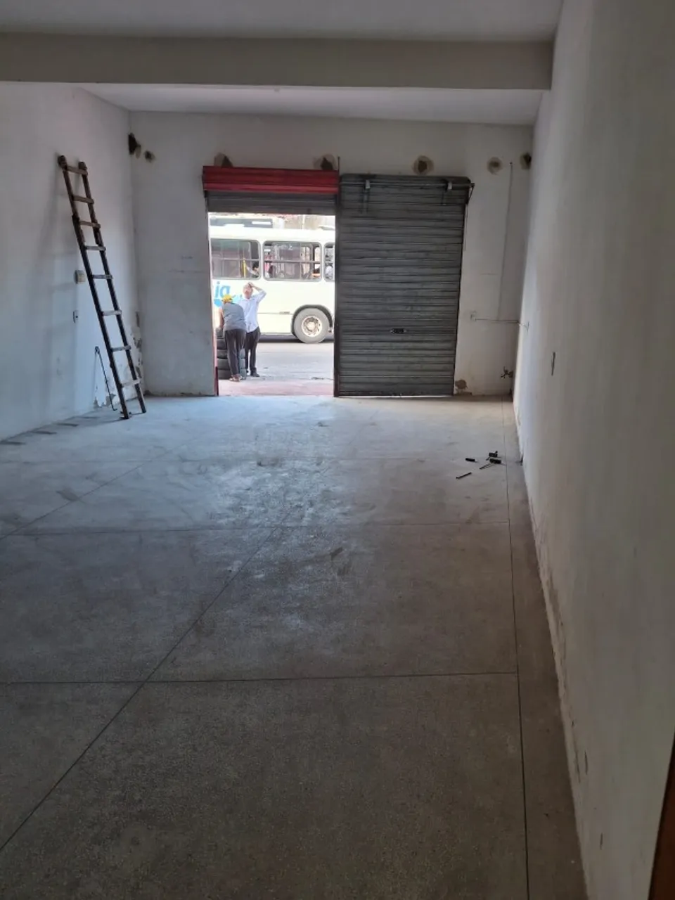 VENDO GALPÃO COM CASA NO LAMARÃO.