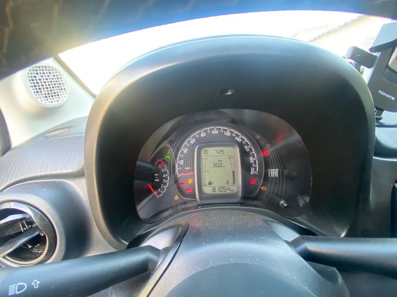 VENDO FIAT MOBI 2018 abaixo da tabela fipe p vender logo - Foto 3